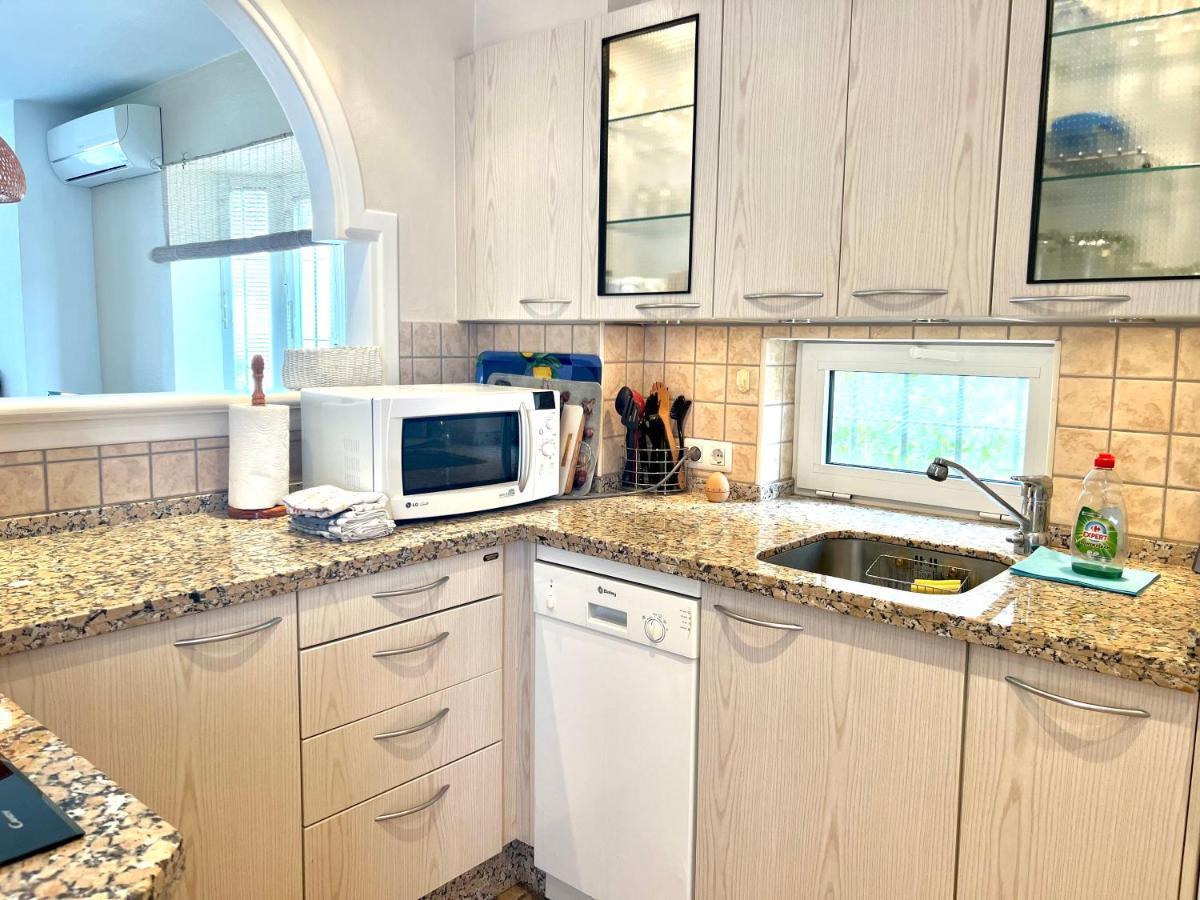 Fabulous Vacation In A 2 Bedroom Townhouse With 2 Terraces Overlooking The Sea, Suitable For 6 People 3 Swimming Pools Tennis And 200 Mts From The Sea El Faro Экстерьер фото