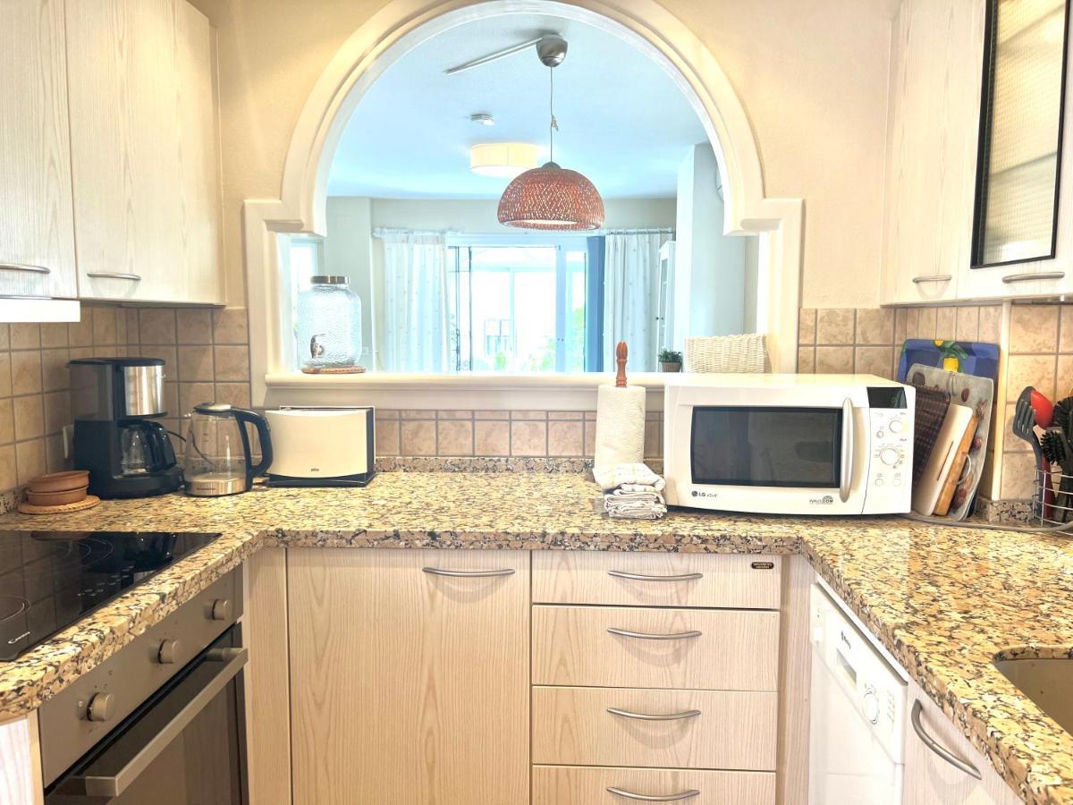 Fabulous Vacation In A 2 Bedroom Townhouse With 2 Terraces Overlooking The Sea, Suitable For 6 People 3 Swimming Pools Tennis And 200 Mts From The Sea El Faro Экстерьер фото