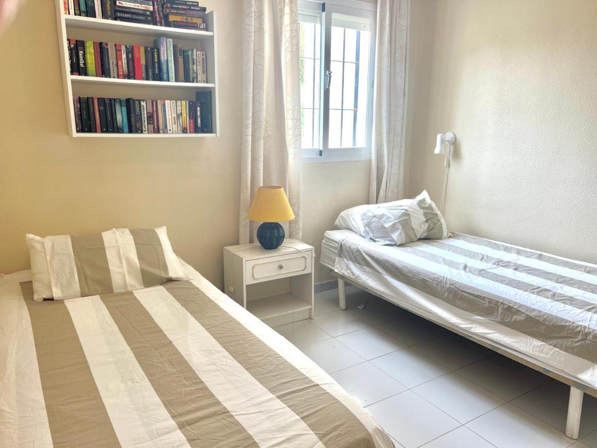 Fabulous Vacation In A 2 Bedroom Townhouse With 2 Terraces Overlooking The Sea, Suitable For 6 People 3 Swimming Pools Tennis And 200 Mts From The Sea El Faro Экстерьер фото
